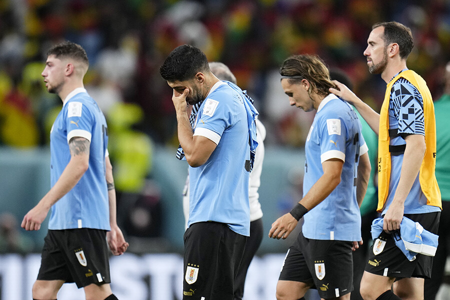 Uruguay'ın 'Son'u oldu! Süper yıldız, 90+1'de Güney Kore'ye turu getirtti Uruguay'ın 'Son'u oldu! Süper yıldız, 90+1'de Güney Kore'ye turu getirtti