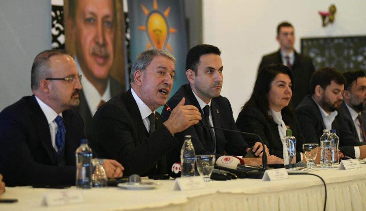 Bakan Akar'dan Yunanistan'a '3'üncü taraf' uyarısı: Aklınızı başınıza toplayın