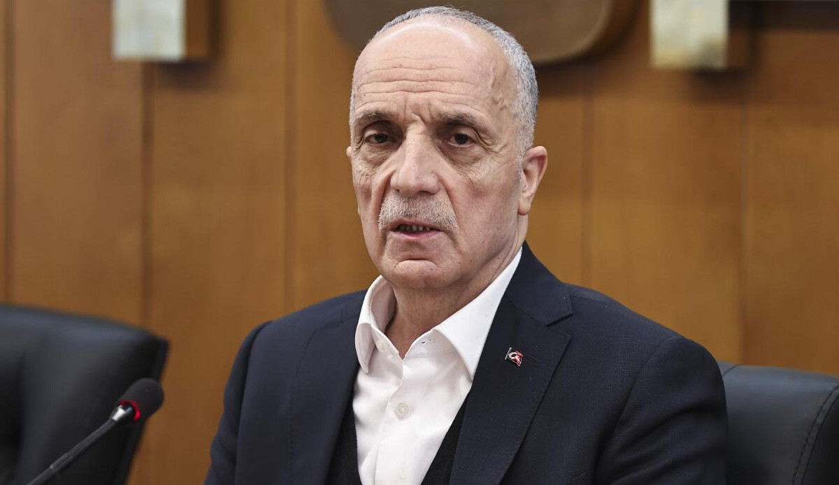 Türk-İş Başkanı Atalay, 'Kırmızı çizgimiz' diyerek asgari ücret için net rakam verdi Türk-İş Başkanı Atalay, 'Kırmızı çizgimiz' diyerek asgari ücret için net rakam verdi