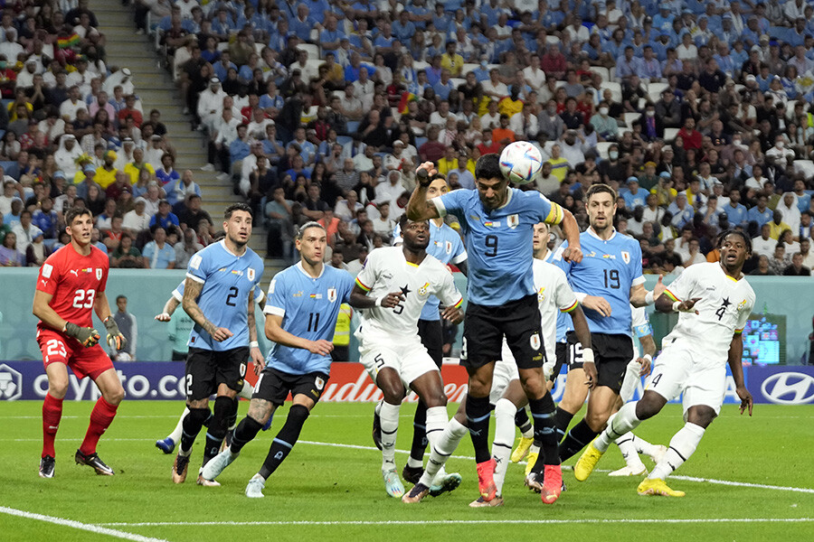 Uruguay'ın 'Son'u oldu! Süper yıldız, 90+1'de Güney Kore'ye turu getirtti Uruguay'ın 'Son'u oldu! Süper yıldız, 90+1'de Güney Kore'ye turu getirtti