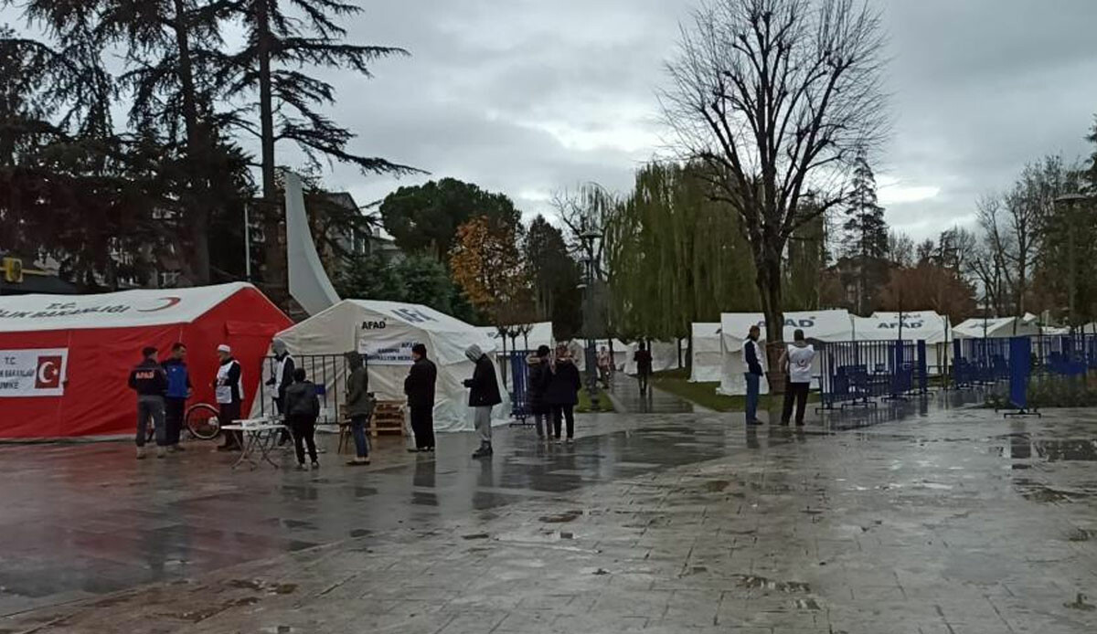 Düzce'de 4,1 büyüklüğünde deprem | AFAD açıkladı Düzce'de 4,1 büyüklüğünde deprem | AFAD açıkladı
