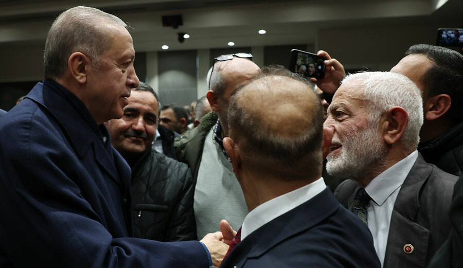 Cumhurbaşkanı Erdoğan, İstanbul'da minibüs odaları başkanları ve şoförler ile buluştu