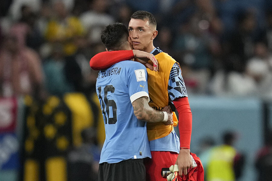 Uruguay elendi, Muslera çıldırdı! Hakemin üstüne yürüdü Uruguay elendi, Muslera çıldırdı! Hakemin üstüne yürüdü