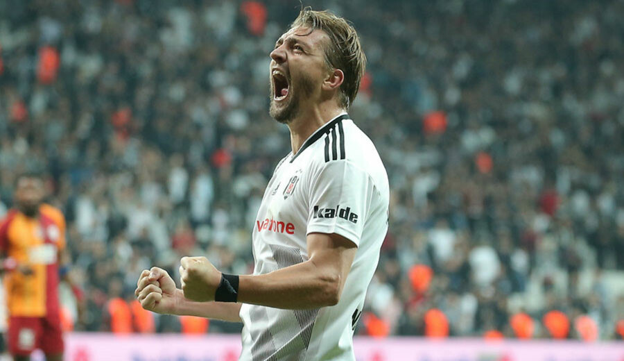 Fatih Karagümrük'te flaş ayrılık! Caner Erkin kulüpsüz kaldı Fatih Karagümrük'te flaş ayrılık! Caner Erkin kulüpsüz kaldı