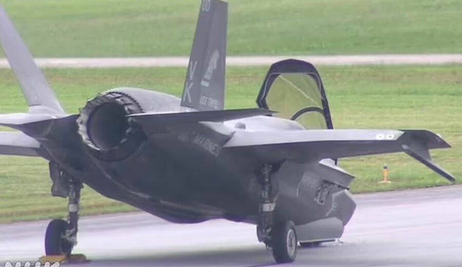 Arıza üstüne arıza! Araçla pistte çekilen F-35’in tekeri çöktü Arıza üstüne arıza! Araçla pistte çekilen F-35’in tekeri çöktü