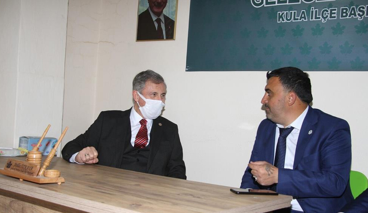 Gelecek Partisi Kula İlçe Başkanı Atilla Özkaya ‘Yazıklar olsun’ diyerek partisinden istifa etti Gelecek Partisi Kula İlçe Başkanı Atilla Özkaya ‘Yazıklar olsun’ diyerek partisinden istifa etti