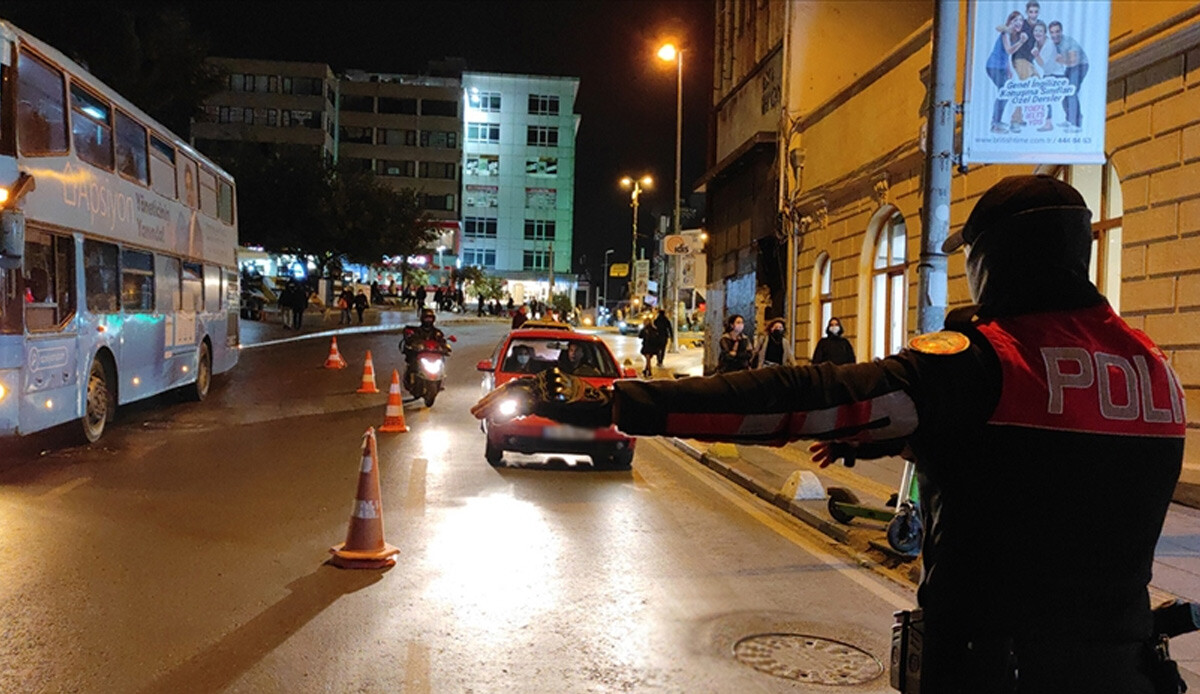 "Huzur İstanbul" uygulamasında 740 şüpheli gözaltına alındı "Huzur İstanbul" uygulamasında 740 şüpheli gözaltına alındı