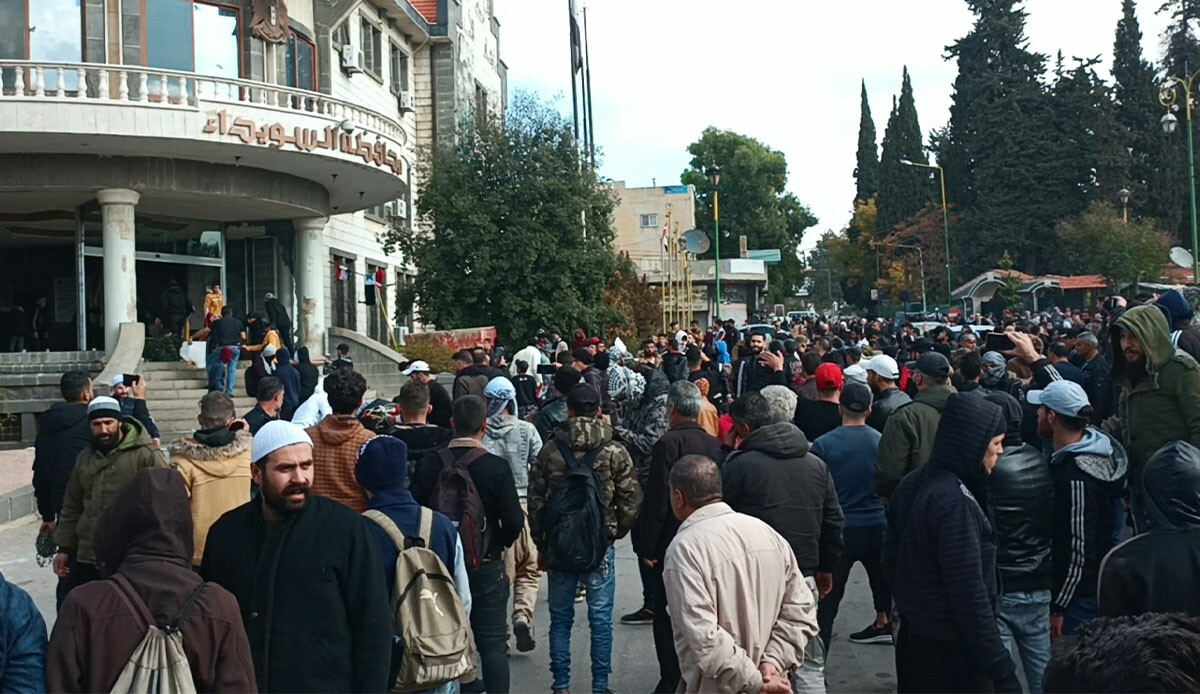 Hayat pahalılığı Suriyelileri sokağa döktü: Esad rejimi güçleri vatandaşlara ateş açtı