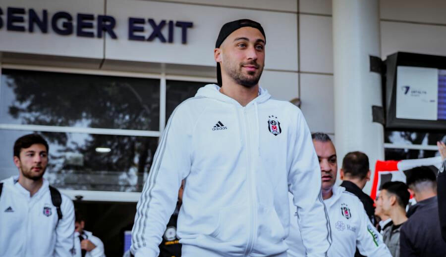 Beşiktaş'ta Ghezzal sürprizi! Antalya kampı başladı, Cezayirli yıldız takıma döndü Beşiktaş'ta Ghezzal sürprizi! Antalya kampı başladı, Cezayirli yıldız takıma döndü