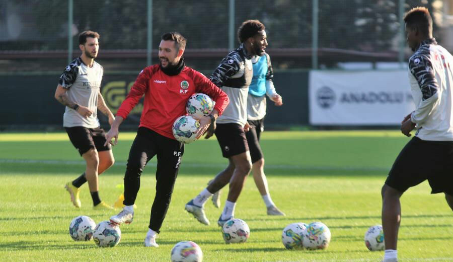Francesco Farioli: 2022 Dünya Kupası'ndaki favorim İspanya! Oyuna yaklaşımlarını çok beğeniyorum Francesco Farioli: 2022 Dünya Kupası'ndaki favorim İspanya! Oyuna yaklaşımlarını çok beğeniyorum