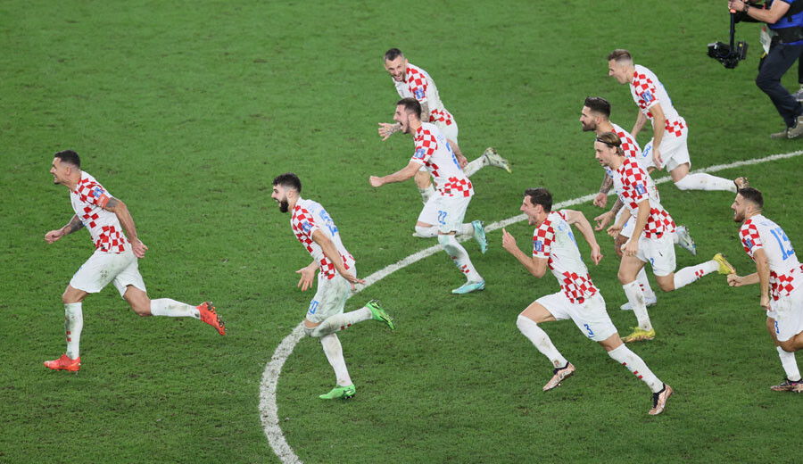 Katar Panteri Livakovic! Hırvatistan kalecisi Japonya'nın 3 penaltısını kurtardı, çeyrek finali getirdi