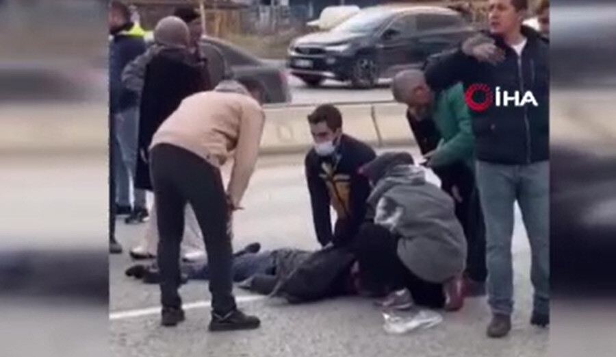 Ünlü manken Özge Ulusoy’un acı günü: Babası trafik kazasında hayatını kaybetti