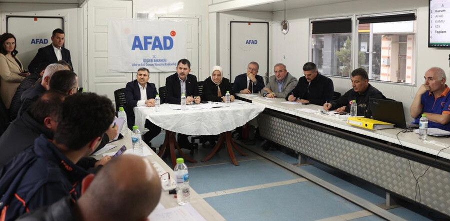 Bakan Kurum: Düzce'de hasar tespiti çalışmaları tamam, hızla konutları inşa edeceğiz Bakan Kurum: Düzce'de hasar tespiti çalışmaları tamam, hızla konutları inşa edeceğiz