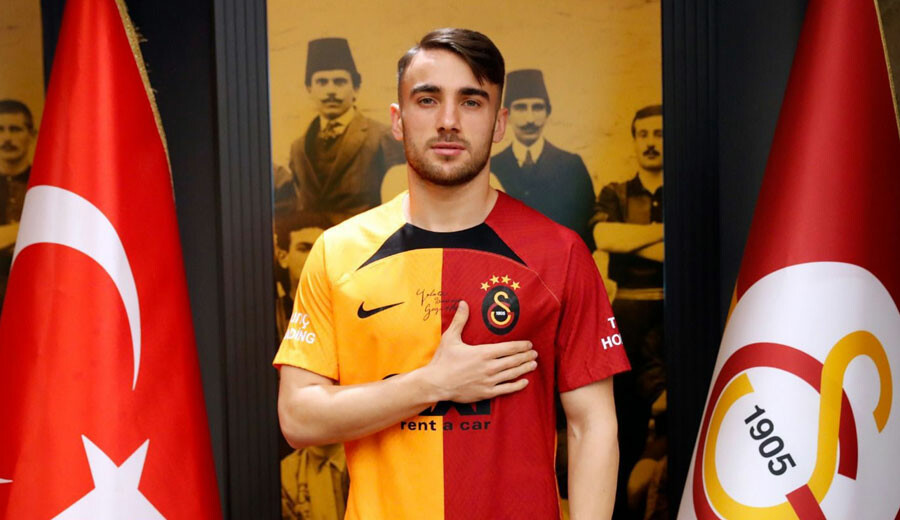 Yunus Akgün yıllık ücrette ikna edildi, imzayı attı! 2026'ya kadar Galatasaray'da Yunus Akgün yıllık ücrette ikna edildi, imzayı attı! 2026'ya kadar Galatasaray'da