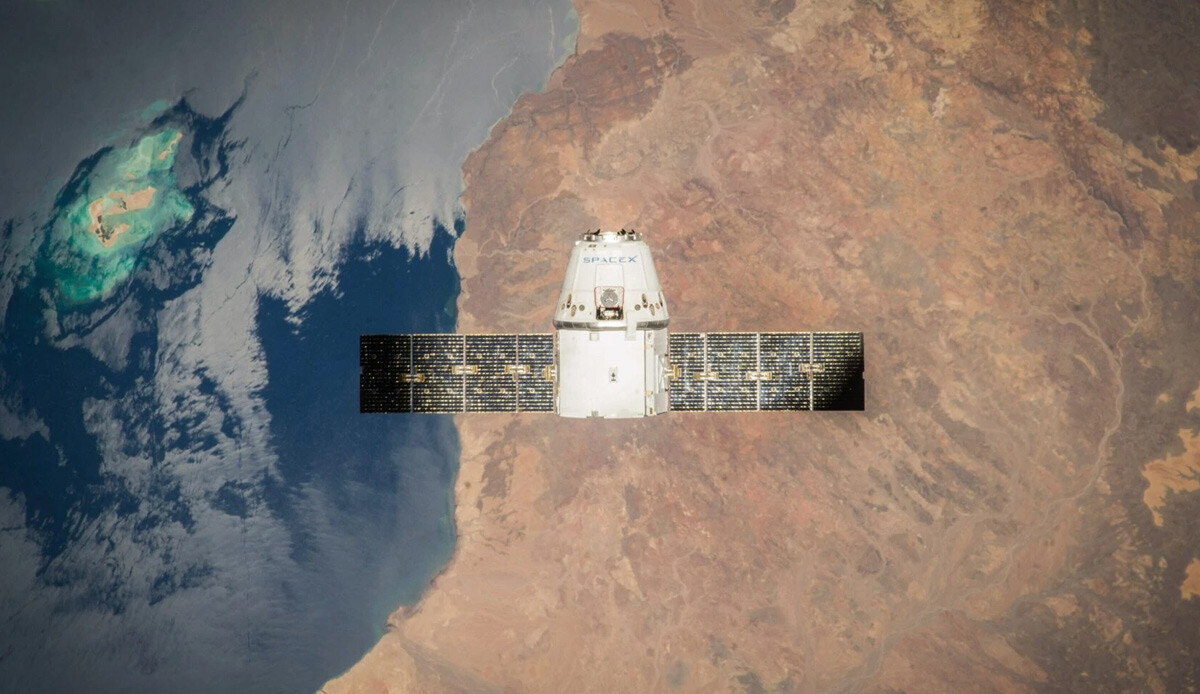 Elon Musk ile Pentagon arasında gizli anlaşma: SpaceX uydularıyla ABD, dünyada istediği yerin görüntüsünü çekecek Elon Musk ile Pentagon arasında gizli anlaşma: SpaceX uydularıyla ABD, dünyada istediği yerin görüntüsünü çekecek