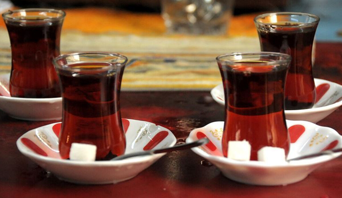 Çay sıvı bilgeliktir! Yoksulların resmi içeceği... Çay sıvı bilgeliktir! Yoksulların resmi içeceği...