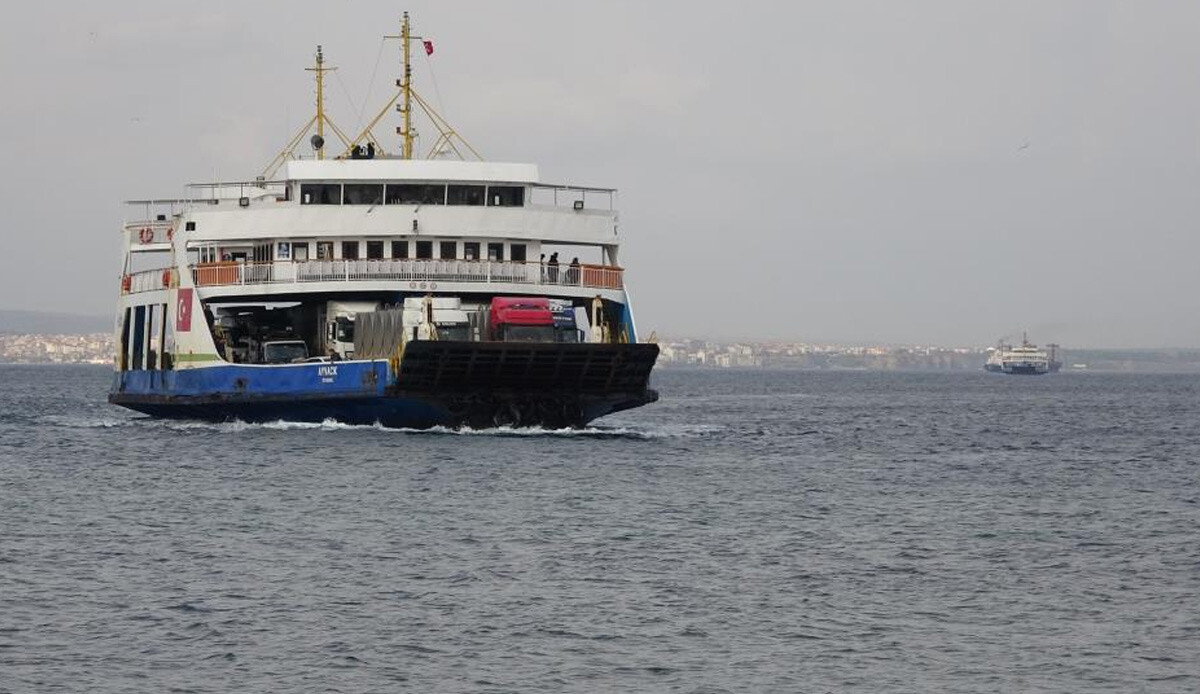 Gökçeada ve Bozcaada feribot seferlerine 2 günlük fırtına engeli Gökçeada ve Bozcaada feribot seferlerine 2 günlük fırtına engeli