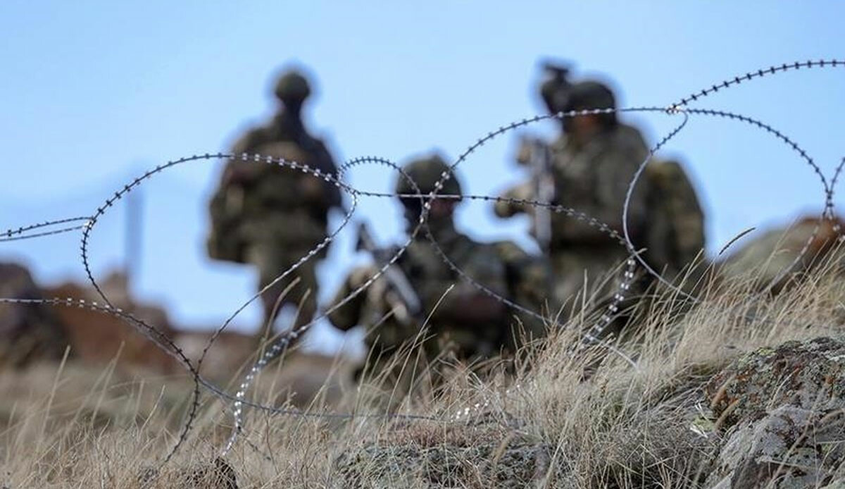 PKK'da çözülme devam ediyor: 2 terörist daha teslim oldu PKK'da çözülme devam ediyor: 2 terörist daha teslim oldu