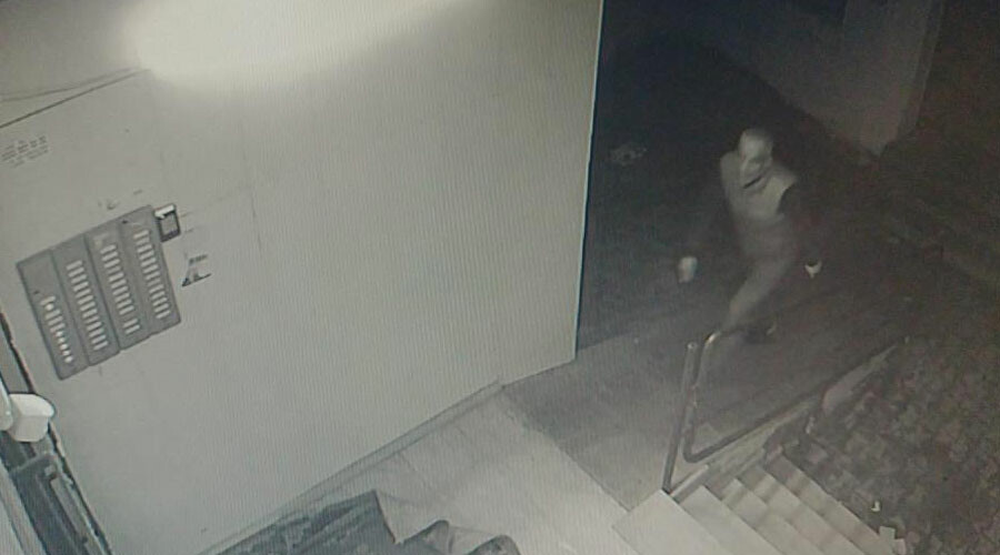15 yaşındaki kız çocuğuna bıçaklı taciz 15 yaşındaki kız çocuğuna bıçaklı taciz