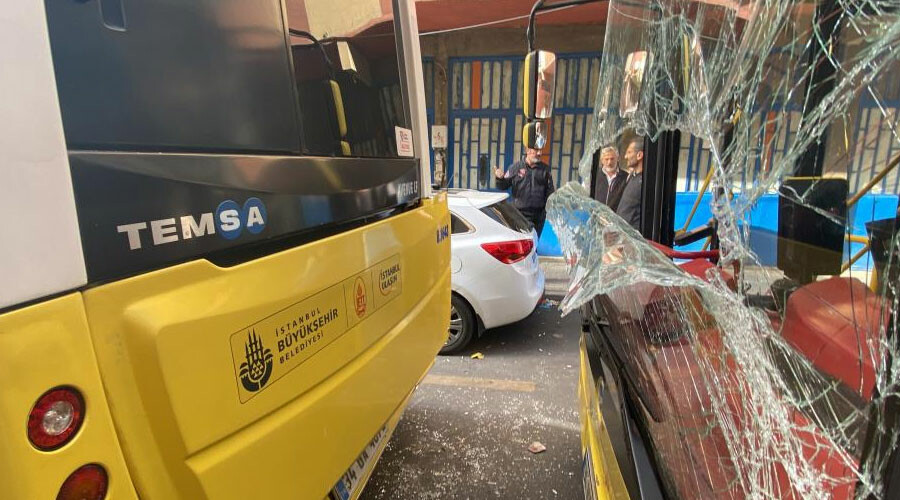 İstanbul’da akılalmaz kaza: 10 tonluk aracın arasına sıkıştı, iterek kurtardılar