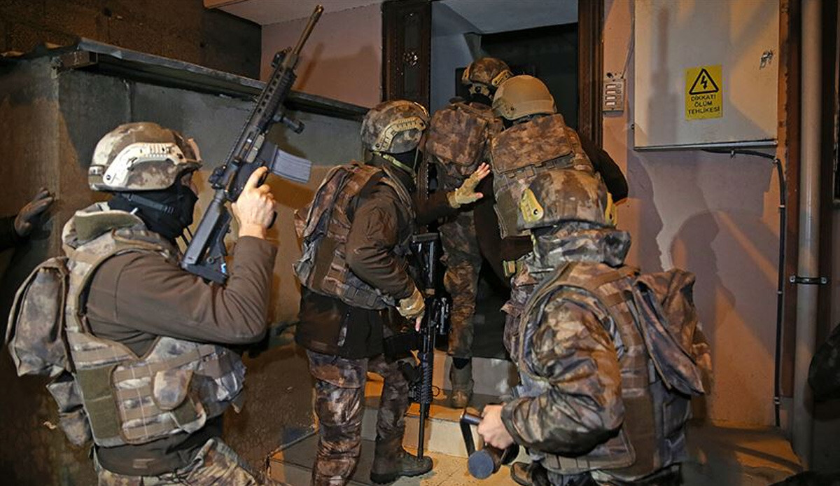 Aydın’da Kasım ayında 22 terör operasyonu: 22 şüpheli yakalandı, 6'sı tutuklandı Aydın’da Kasım ayında 22 terör operasyonu: 22 şüpheli yakalandı, 6'sı tutuklandı