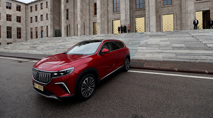 Bakan Varank Meclis'e Togg ile geldi