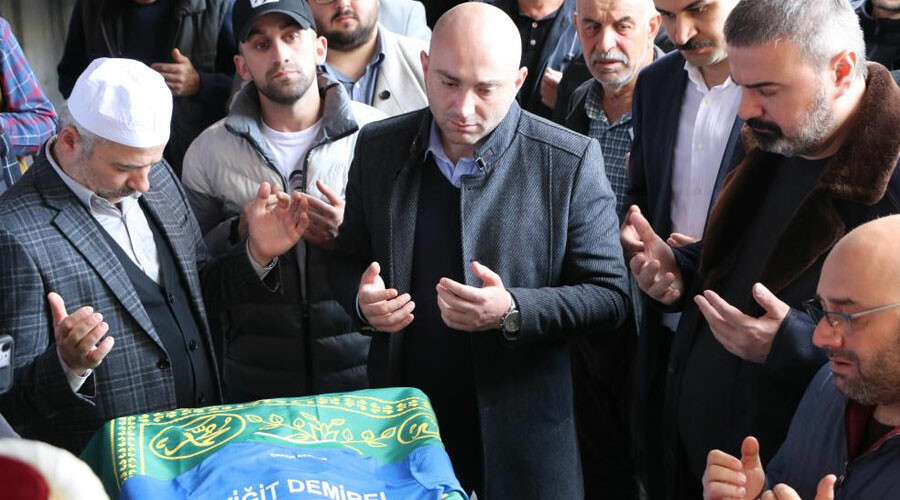 Spor camiasını yıkan ölüm: Minik Yiğit son yolculuğuna uğurlandı Spor camiasını yıkan ölüm: Minik Yiğit son yolculuğuna uğurlandı