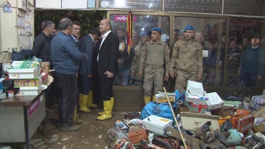Antalya sele teslim oldu! Bakan Soylu açıkladı, 100 konut hasar gördü Antalya sele teslim oldu! Bakan Soylu açıkladı, 100 konut hasar gördü