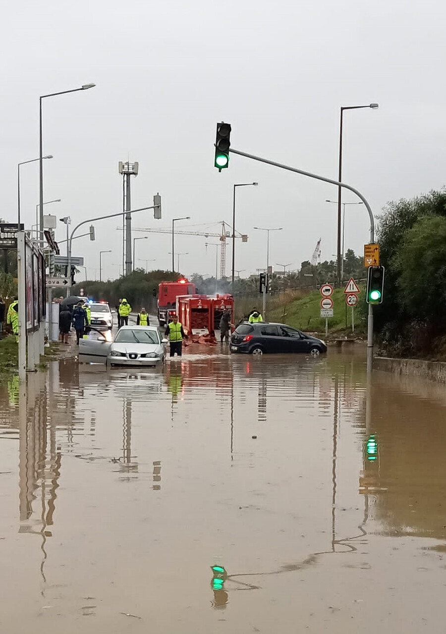 İzmir'deki selden acı haber! 95 yaşındaki kadının cesedi bulundu İzmir'deki selden acı haber! 95 yaşındaki kadının cesedi bulundu