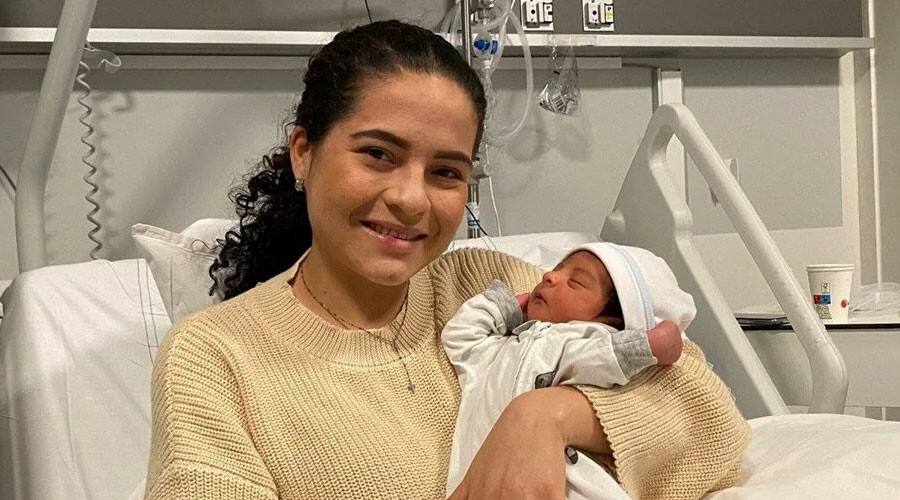 Uçak tuvaletinde sürpriz: Mide ağrısı sandı, gerçek bambaşka çıktı!