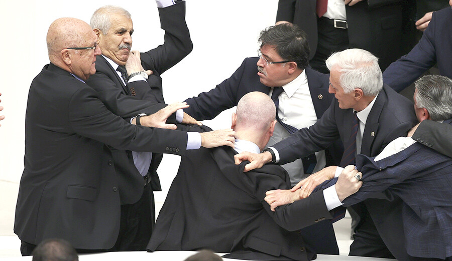 Yumruklu kavgada yeni detaylar: Arbedede Işık’ın da kaburgası kırılmış