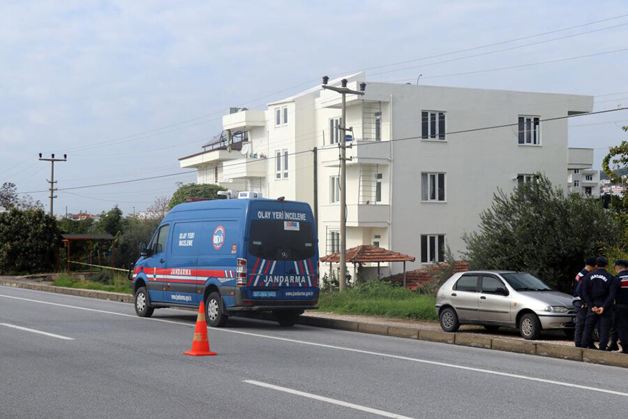 Geçen yıl tüfekle belediye binasını basmıştı! Şimdi de bir villaya 3 tane EYP yerleştirdi