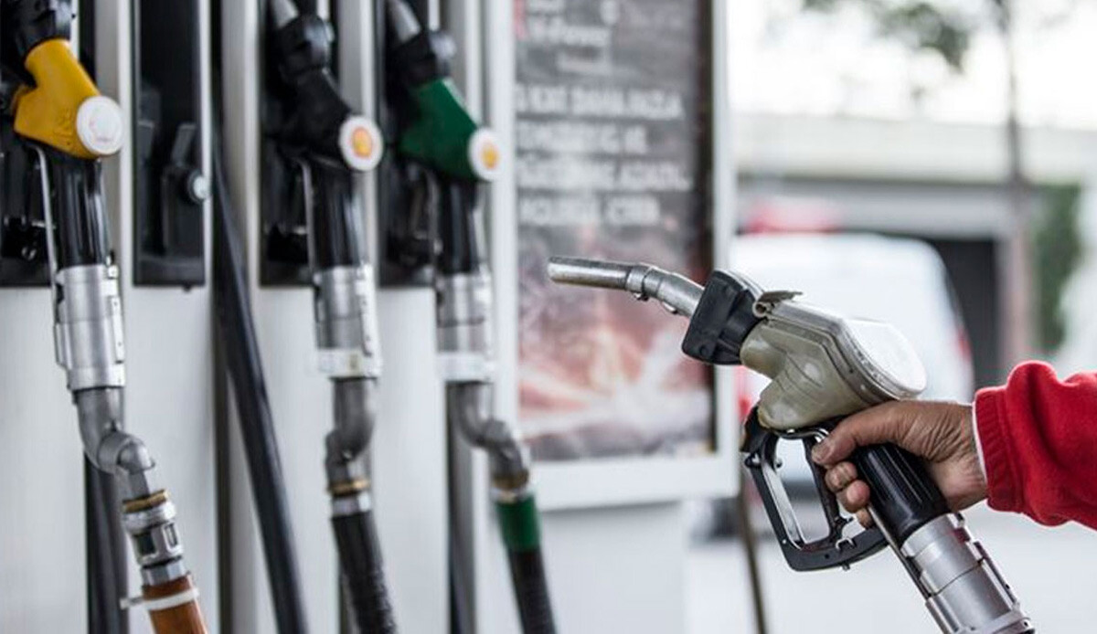 Benzine zam pompaya yansıdı sıra motorinde! Bu gece tabelalar değişiyor (16 Aralık güncel motorin benzin fiyatları) Benzine zam pompaya yansıdı sıra motorinde! Bu gece tabelalar değişiyor (16 Aralık güncel motorin benzin fiyatları)