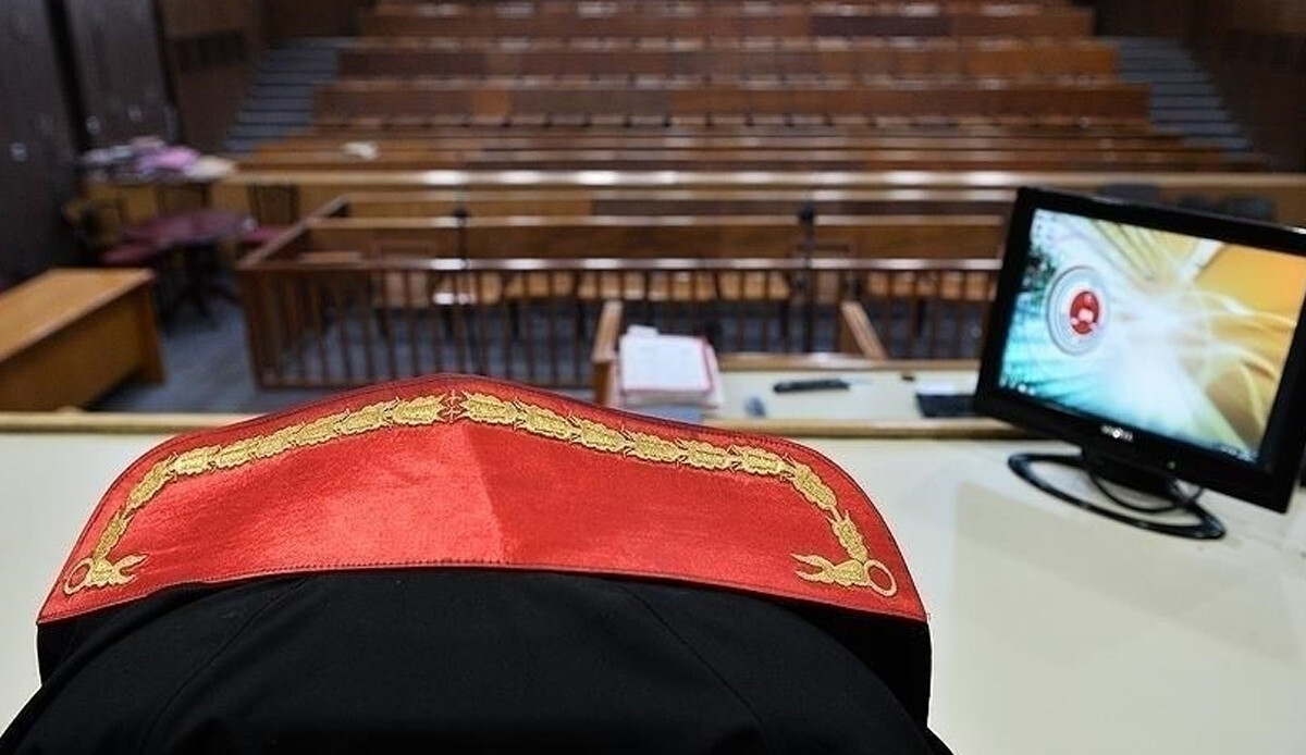Şişli'de başörtülü akademisyene saldırdığı gerekçesiyle yargılanan sanığın cezası belli oldu Şişli'de başörtülü akademisyene saldırdığı gerekçesiyle yargılanan sanığın cezası belli oldu