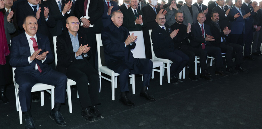Eski Maliye Bakanı Mehmet Şimşek, Cumhurbaşkanı Erdoğan'la Silivri'deki törene katıldı Eski Maliye Bakanı Mehmet Şimşek, Cumhurbaşkanı Erdoğan'la Silivri'deki törene katıldı