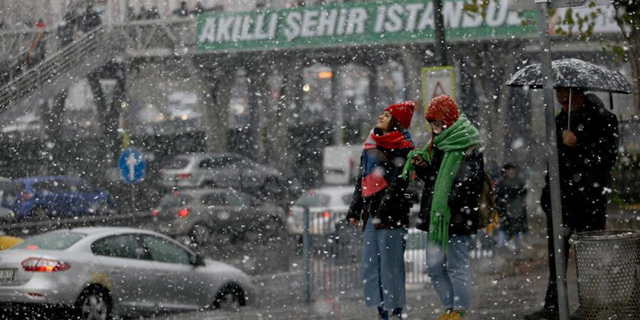 İstanbul'a kar geliyor mu? Meteoroloji açıklama yaptı: Tüm ezberler bozuldu!