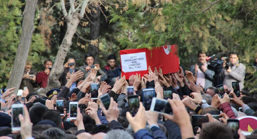 Bursalı şehitin son mesajı yürek dağladı: Kahramanlık saldırıp bir daha dönmemektir Bursalı şehitin son mesajı yürek dağladı: Kahramanlık saldırıp bir daha dönmemektir
