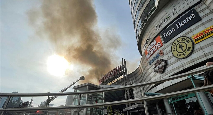 Son Dakika.. İstanbul Levent'te AVM yangını söndürüldü Son Dakika.. İstanbul Levent'te AVM yangını söndürüldü