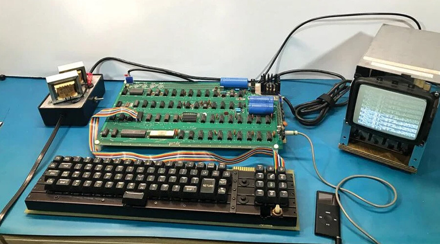 Steve Jobs bizzat elleriyle numaralandırmış... Apple'ın ilk bilgisayarına verilen para ağızları açık bıraktı