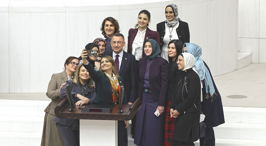 En meraklı vekil, en sakin bakan, en gergin oturum... Bütçe maratonunun dikkat çeken 'en'leri