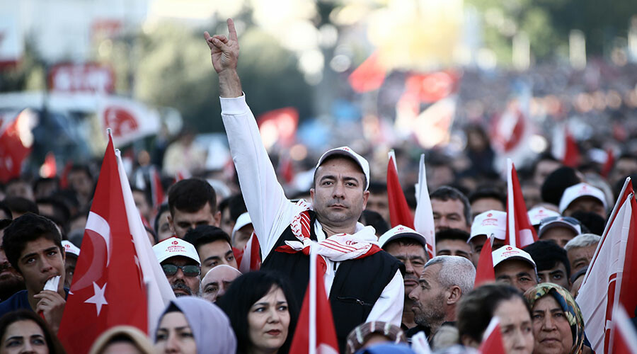Bahçeli: Türkiye zillete düşerek ziyan olmayacak