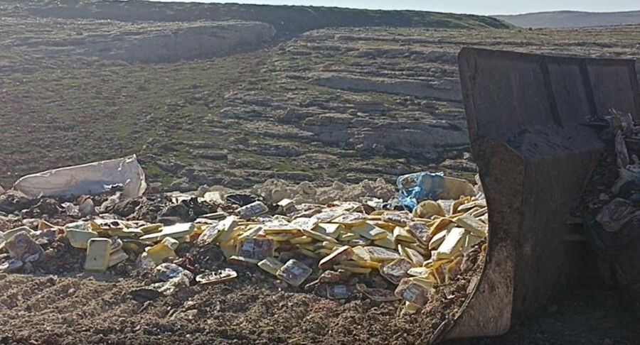 Ekiplerin dikkatinden kaçmadı! Vatandaşa yedireceklerdi: Tarihi geçmiş 7 ton tavuk eti imha edildi