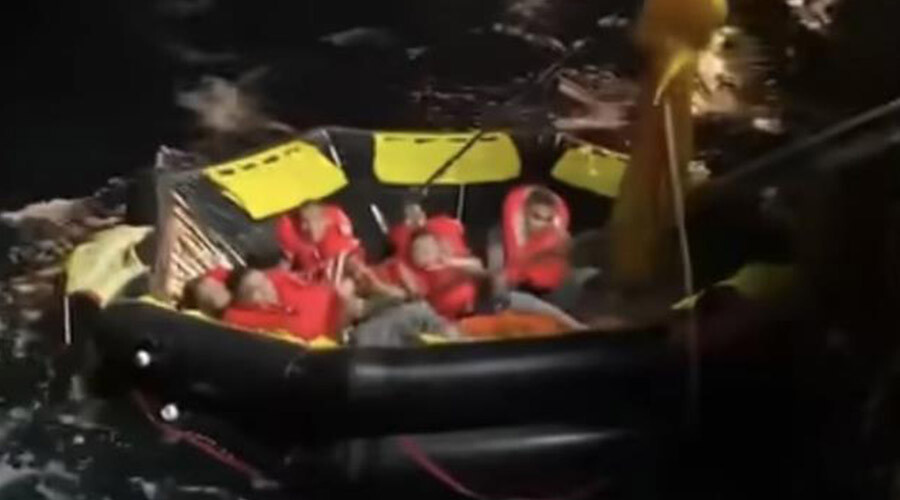 Tayland Körfezi'nde can pazarı! Savaş gemisi battı: 75 asker kurtarıldı, 31 asker kayıp Tayland Körfezi'nde can pazarı! Savaş gemisi battı: 75 asker kurtarıldı, 31 asker kayıp