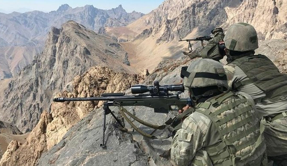 Bakan Soylu duyurdu: 7 terörist sarı torbada! Şehidin kanı yerde kalmadı Bakan Soylu duyurdu: 7 terörist sarı torbada! Şehidin kanı yerde kalmadı