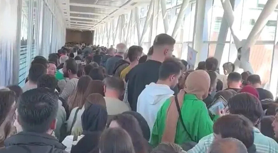 Türkiye'de 44, Gürcistan'da 34 bin lira! Tiflis'e cep telefonu seferleri patladı Türkiye'de 44, Gürcistan'da 34 bin lira! Tiflis'e cep telefonu seferleri patladı