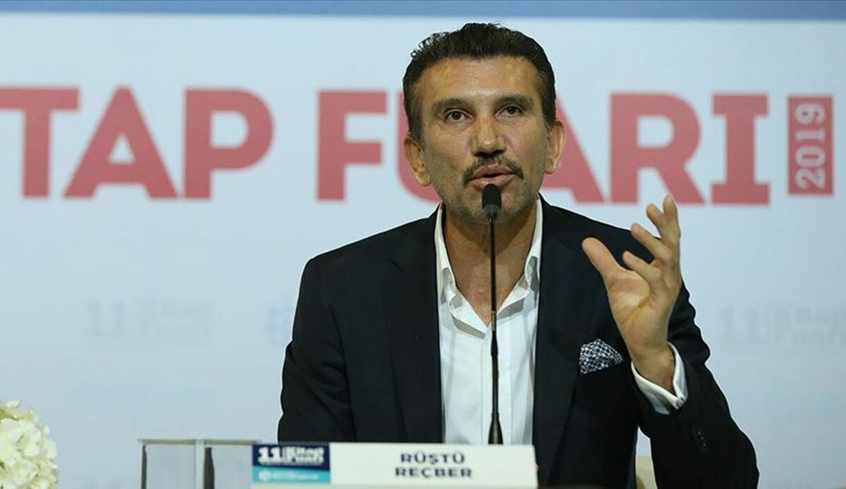 'Son 1 yıldır orada ne yaptığımı bilmiyordum' sözleriyle duyurdu: Rüştü Reçber istifa etti 'Son 1 yıldır orada ne yaptığımı bilmiyordum' sözleriyle duyurdu: Rüştü Reçber istifa etti