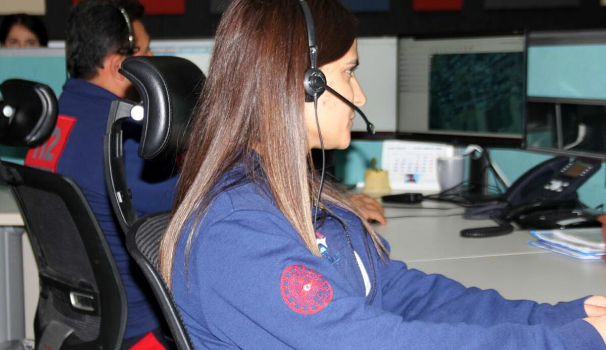 112 Acil çalışanlarını bezdiren kadın! Çağrı merkezini 2 ayda 22 bin kere aradı, cezadan kaçamadı 112 Acil çalışanlarını bezdiren kadın! Çağrı merkezini 2 ayda 22 bin kere aradı, cezadan kaçamadı
