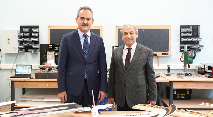 Eğitimde büyük dönüşüm: Öğrencileri yapay zekâ takip edecek
