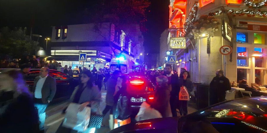 Son dakika:  İstanbul Bebek'te lüks restoranın iskelesi çöktü! 25 kişi denize düştü, 4 kişi yaralandı Son dakika:  İstanbul Bebek'te lüks restoranın iskelesi çöktü! 25 kişi denize düştü, 4 kişi yaralandı