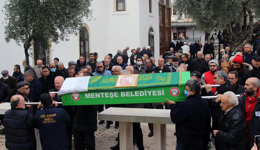 Pakize Suda’ya son görev… Yeğeni ünlü oyuncunun son anlarını anlattı Pakize Suda’ya son görev… Yeğeni ünlü oyuncunun son anlarını anlattı